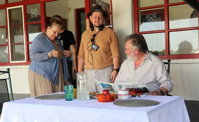 Molnár Xénia, Molnár Csaba rendező és Csuja Imre a Pressburg forgatásán. Fotó - Napunk/Kacsinecz Krisztián
