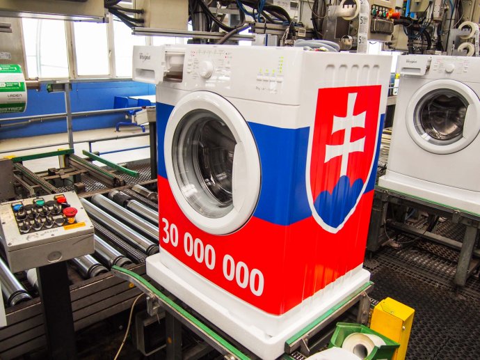 V popradskom závode Whirlpoolu sa vyrobilo už vyše 30 miliónov práčok. Teraz prechádza do rúk nového majoritného vlastníka z Turecka. Foto - Whirlpool