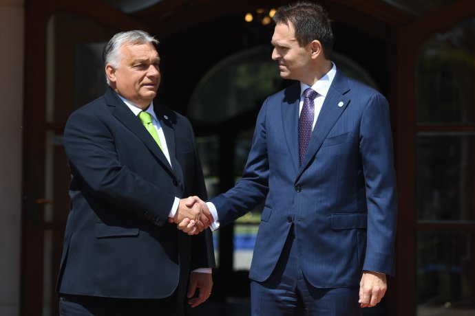 Viktor Orbán a Ľudovít Ódor na samite V4 v Bratislave. Foto - TASR