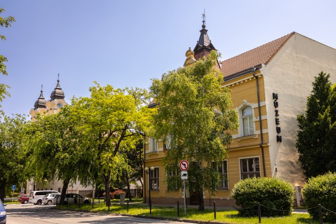 Galántán csak nyomokban maradt meg valami a mezővárosi hangulatból. Fotó - Cséfalvay Á. András