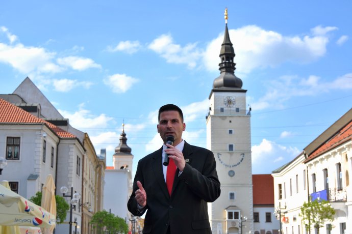 Predseda Slovenského hnutia obrody Róbert Švec. Foto - TASR