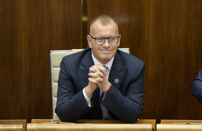 Boris Kollár počas mimoriadnej schôdze. Foto - TASR