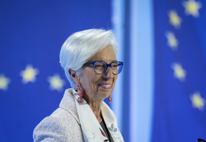 Prezidentka Európskej centrálnej banky Christine Lagardová hovorí počas tlačovej konferencie 27. júla 2023 vo Frankfurte nad Mohanom. Foto - TASR/AP