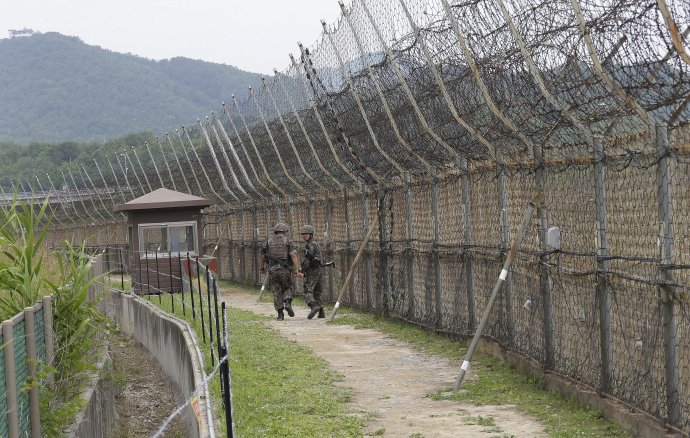 Demilitarizovaná zóna, ktorá rozdeľuje polostrov. Foto - TASR/AP