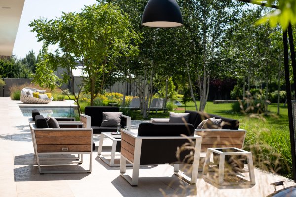 Osem rád, ako si vytvoriť terasu, kde budete radi tráviť čas