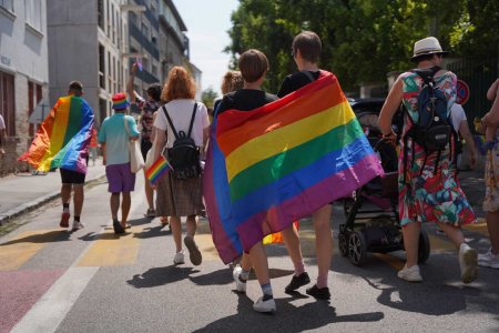 Vedia, ktorými ulicami v noci nepôjdu. Kvír ľudia opisujú život v permanentnej ostražitosti