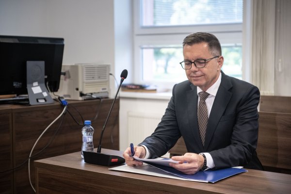 Kažimír nemá podporu SNS ani Huliaka, Šutaj Eštok hovorí o&nbsp;Milade Horákovej