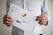 Zrušenie voľby poštou zo zahraničia je bližšie, koalíciu však čakajú ťažké rokovania