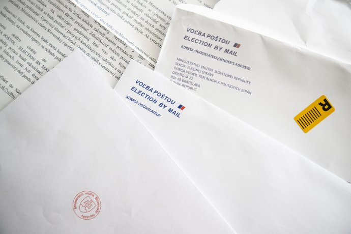 A szavazási csomag tartalma. Fotó N - Vladimír Šimíček