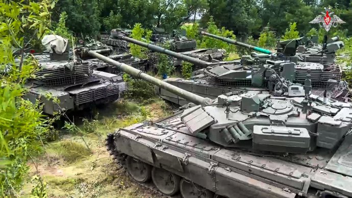 Pred vojnou Rusko ročne vyrobilo 250 tankov. Ilustračné foto - TASR/AP