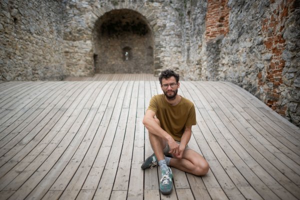 V&nbsp;Haluziciach je nové dielo Juraja Gábora: dá sa naň ľahnúť ako na morskú hladinu a&nbsp;sledovať nekonečno