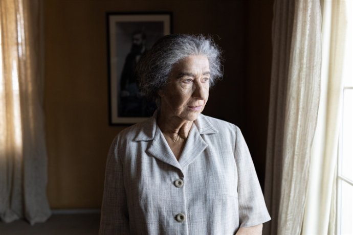 Helen Mirren vo filme Golda - Železná lady Izraela. Foto - Bleecker Street/ShivHans Pictures