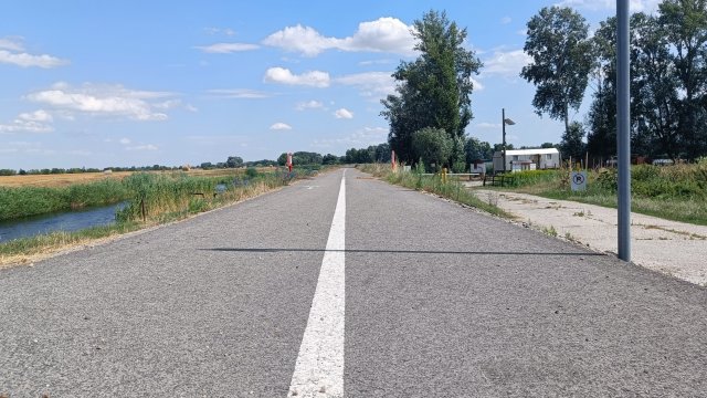 Cyklocesta pri Dolnom Bare. Foto - Napunk