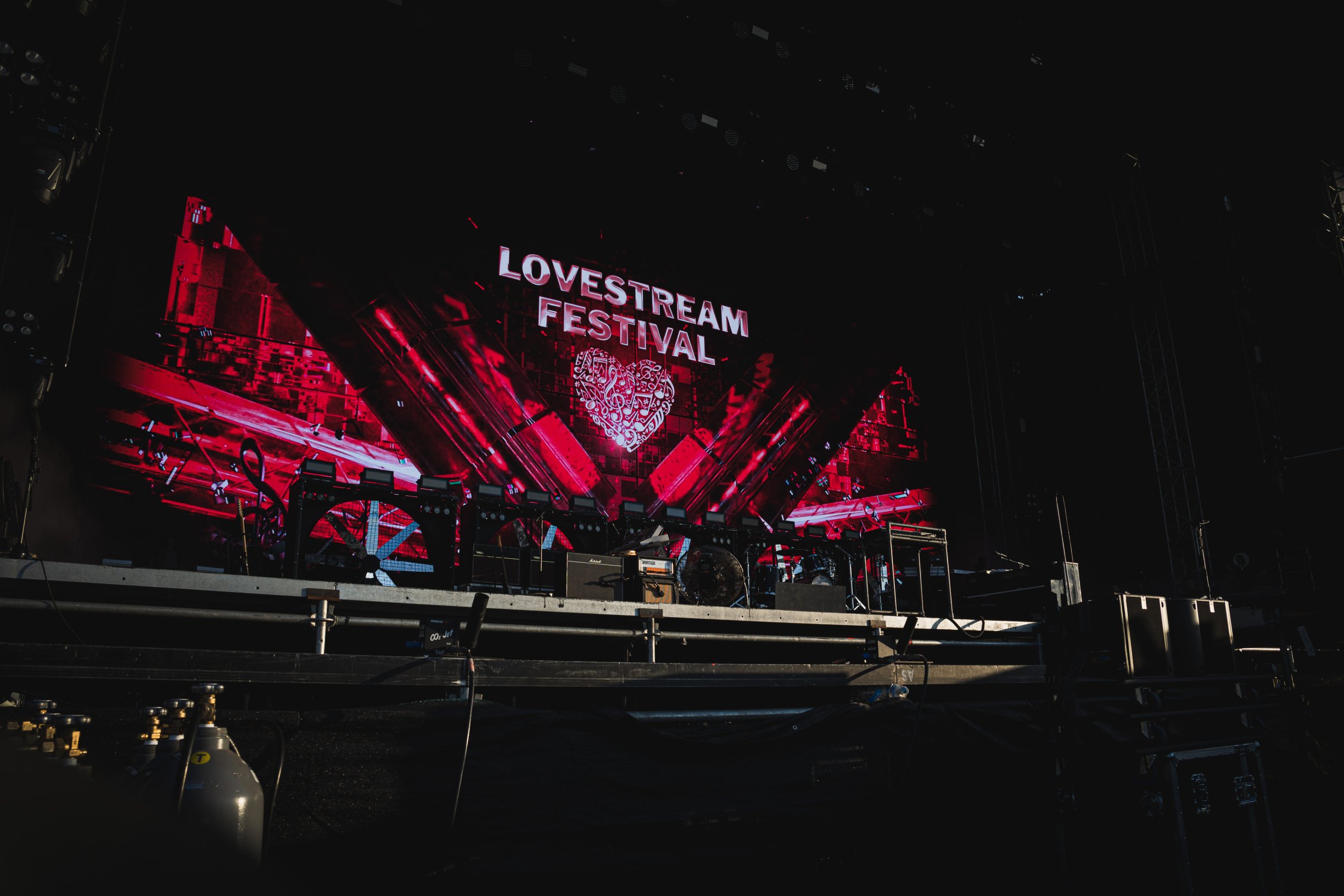 Lovestream sa topí v dlhoch. Zachraňuje ho Hatvany z nástenkového tendra a syn Babišovho advokáta