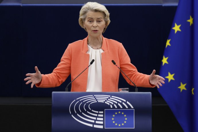 Predsedníčka Európskej komisie (EK) Ursula von der Leyenová prednáša záverečný prejav o stave Európskej únie pred budúcoročnými voľbami do Európskeho parlamentu (EP) na plenárnom zasadnutí EP 13. septembra 2023 v Štrasburgu. Foto – TASR/AP