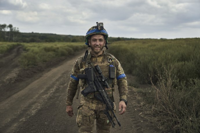 Ukrajinský vojak pri Bachmute. Foto - TASR/AP