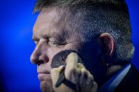 Robert Fico pred debatou TV Joj. Foto N - Tomáš Benedikovič