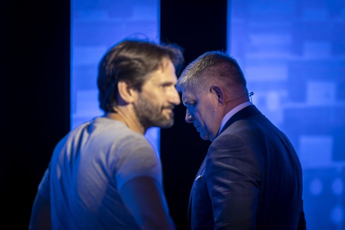 Robert Kaliňák a Robert Fico počas predvolebnej debaty v televízii JOJ. Foto N - Tomáš Benedikovič