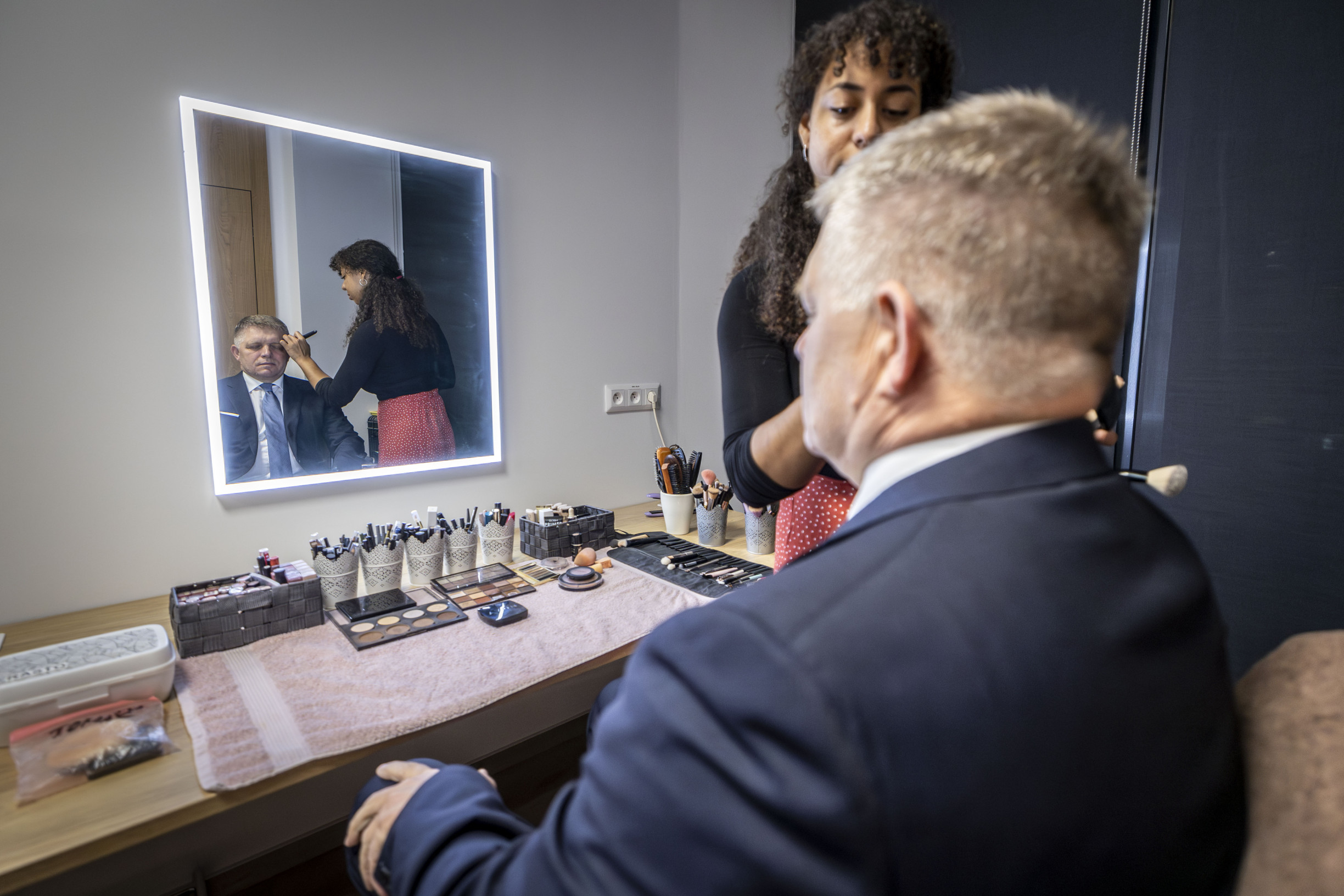 Šutaj Eštok by v&nbsp;nedeľu radšej staval lego, ale do televíznych debát zatiaľ chodiť bude. Ficov nápad podporili Taraba či KDH