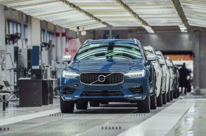 Hotové automobily opúšťajú výrobné linky Volva. Foto - Volvo