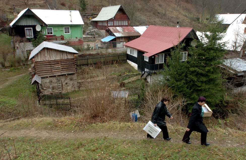 Voľby v Hornej Marikovej v roku 2006. Foto – archív TASR