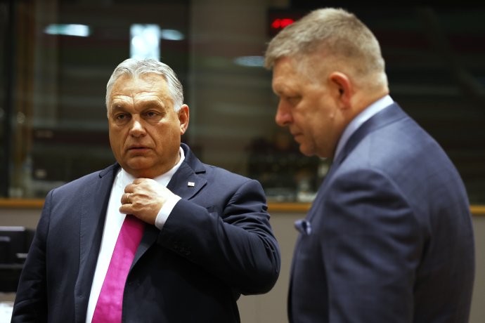 Orbán Viktor és Robert Fico Brüsszelben. Fotó - TASR/AP