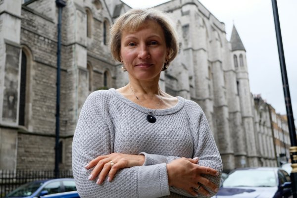 Čo stačí Putinovi, aby dal zabiť človeka. Marina Litvinenková rozpráva, ako sa jej muž v&nbsp;Rusku vzoprel systému