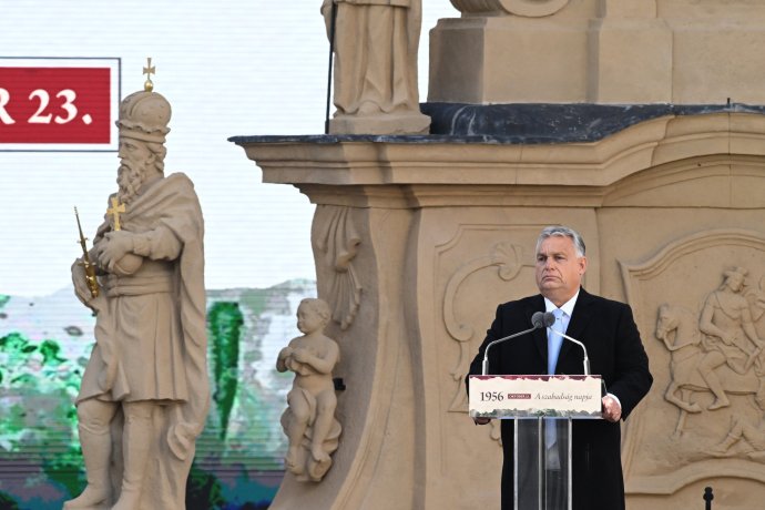 Orbán Viktor beszédet mond Vezsprémben 2023. októbar 23-án. Fotó - MTI / Koszticsák Szilárd