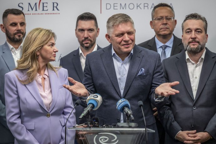 Robert Fico és párttársai vasárnap délután először kommentálták a választás eredményét. Fotó N – Tomáš Benedikovič