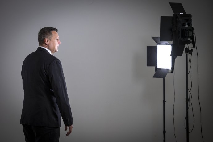Andrej Danko v žiare reflektorov. Foto N - Tomáš Benedikovič