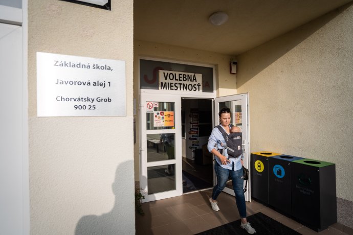 Volebná miestnosť v Chorvátskom Grobe pri Bratislave. Foto N - Tomáš Hrivňák