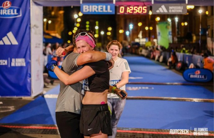Zuzana Břetenářová porazila hlavu, keď dobehla 10-kilometrové preteky v Prahe. Foto - Archív Z.B.