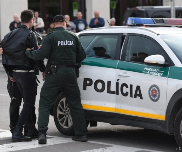 Pred atentátom koaliční politici vyhrážky smrťou zľahčovali, teraz už polícia zasahuje