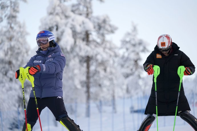 Shiffrinová a Vlhová pred sobotňajším slalomom. Foto - TASR/AP