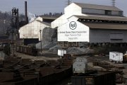Predaj U. S. Steelu Japoncom komplikujú americké prezidentské voľby
