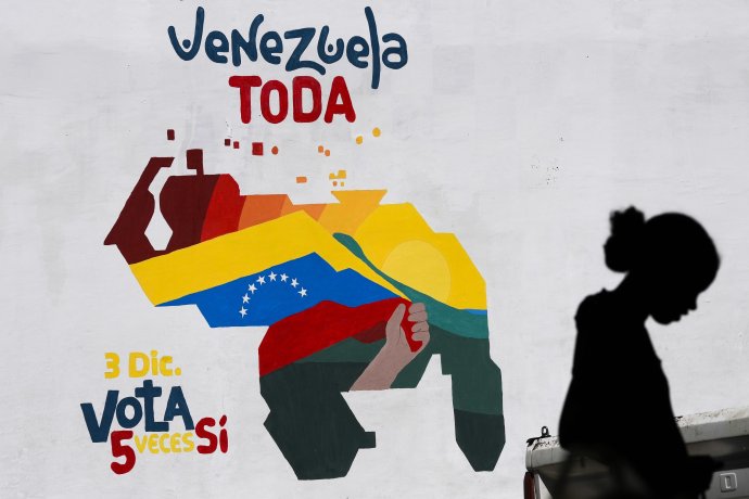 Venzuela aj s časťou Guyany na referendovom grafiti. Foto - TASR/AP