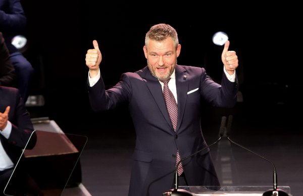 Obmedzená kampaň: Opozícia nemôže robiť mítingy Korčokovi ani Smer Pellegrinimu. Problémy bude mať aj Hlas