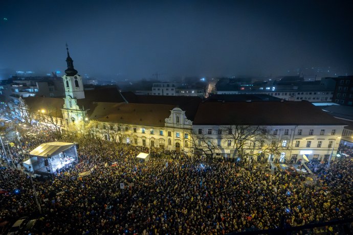 Pozsony a mai kormányellenes tüntetésen. Fotó N - Tomáš Benedikovič