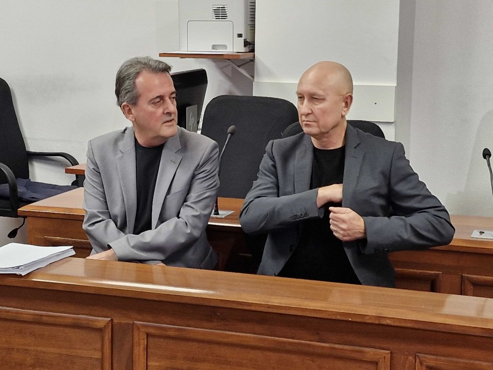 Zoroslav Kollár (vpravo) a Richard Molnár na súde. Foto N