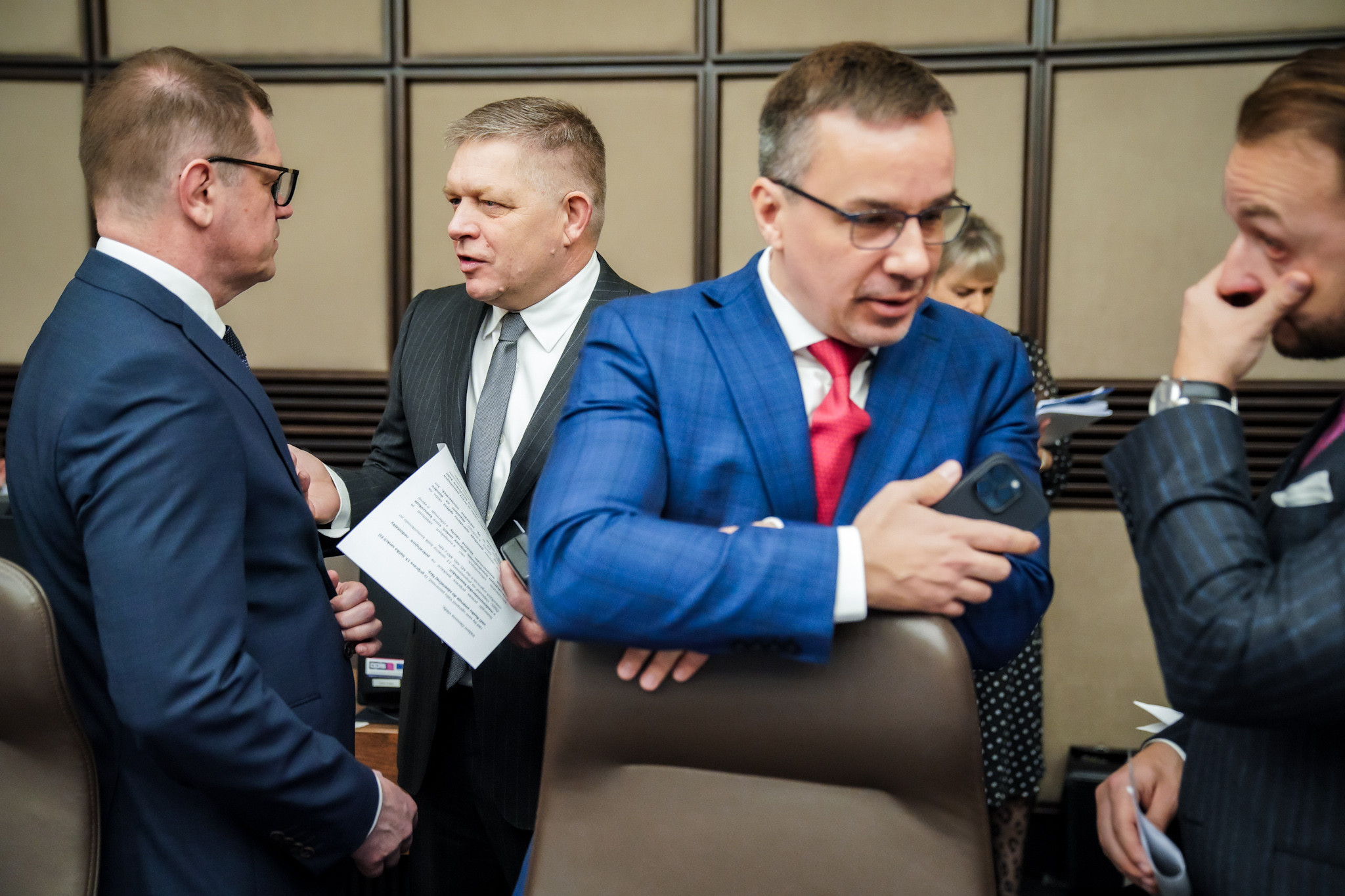 Ekonomický newsfilter: Pokles zamestnanosti prekvapil ekonómov, trh práce je však naďalej stabilný