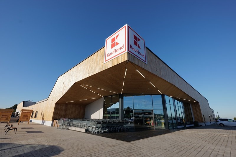 Hrozba štrajku v Kauflande ukončuje roky pokoja okolo platov v supermarketoch. Dalo sa to však čakať