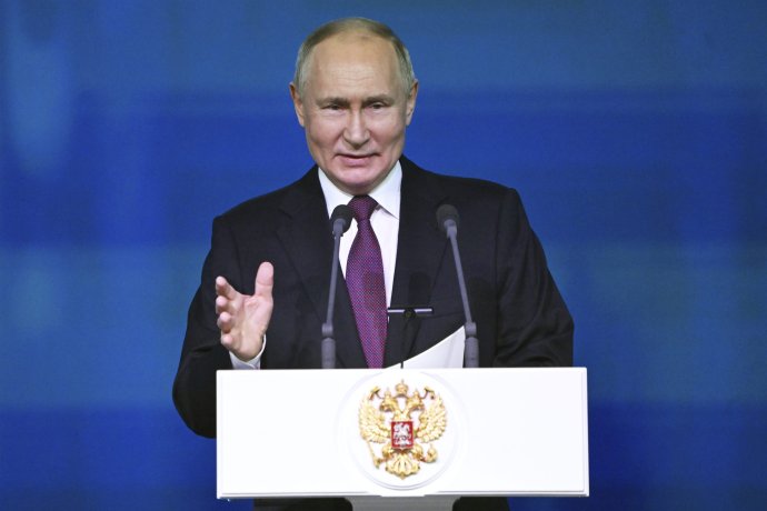 Ruský prezident Vladimir Putin sa pripravuje na piate znovuzvolenie. Tentoraz v atmosfére vojny, ktorú vedie proti Ukrajine. Foto - TASR/AP