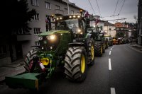 Keď farmári nedávno protestovali v uliciach veľkých miest ešte sa nevedelo ako zle pre nich dopadol rok 2023. Foto N - Vladimír Šimíček