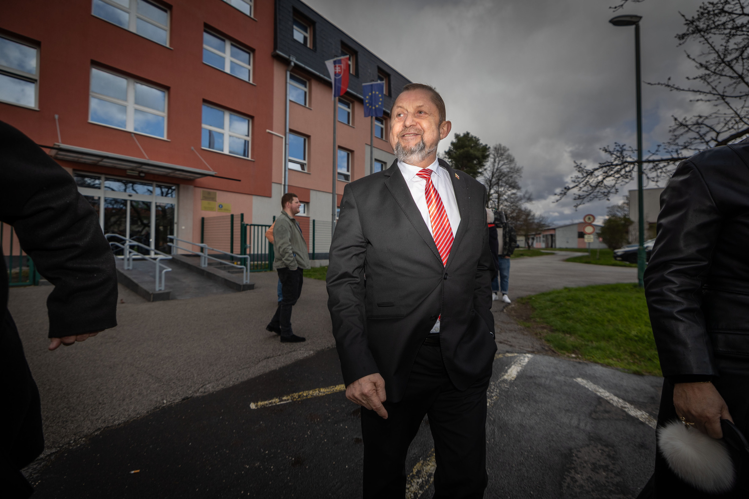 Harabin útočil na prokurátorov a&nbsp;dosiahol odklad svojho súdu. Využil pochybnosti pri vládnej novele trestných kódexov