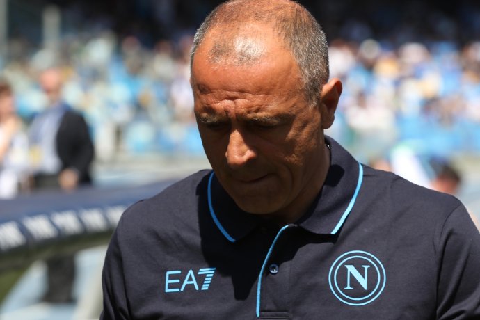 Tréner Neapola Francesco Calzona v zápase 32. kola talianskej Serie A SSC Neapol - Frosinone Calcio 14. apríla 2024 v Neapole. FOTO TASR/ANSA