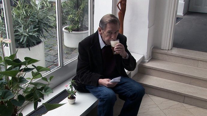 Václav Havel v dokumente Tady Havel, slyšíte mě? Foto - Continental Film