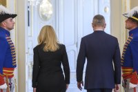 Zuzana Čaputová a jej nástupca v úrade prezidenta Peter Pellegrini. Foto - TASR