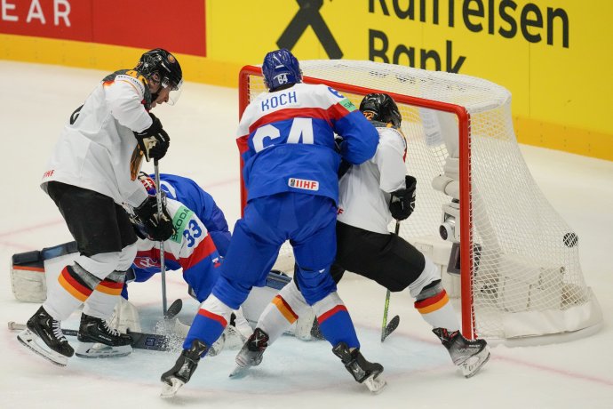 Momentka zo zápasu Slovensko - Nemecko na MS v hokeji 2024. FOTO TASR/AP
