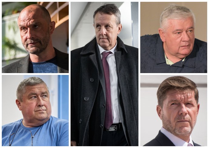 Középen Michal Truban bíró, körülötte (balról az óramutató járása szerint) Norbert Bödör, Ján Slota, Miroslav Výboh és Dušan Kováčik. Fotó N – Vladimír Šimíček, Tomáš Benedikovič, TASR