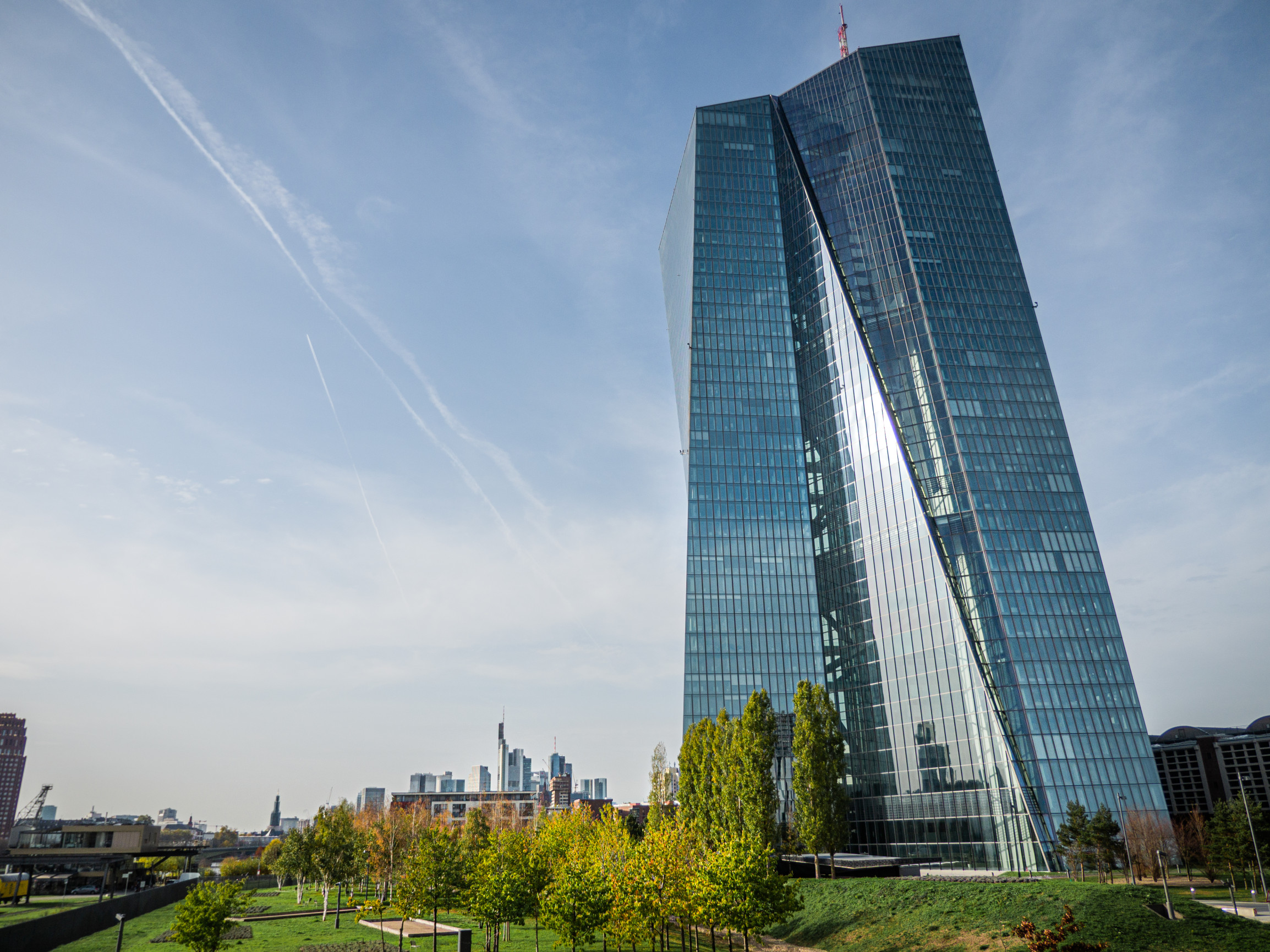 ECB varuje pred bublinou na akciovom trhu